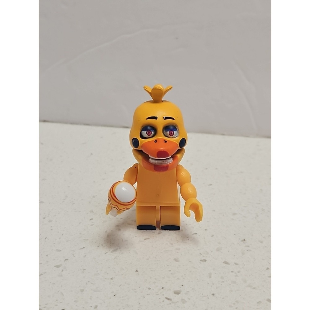McFarlane FNAF Five Nights at Freddy's Rockstar Chica Fig Deluxe Concert Stage